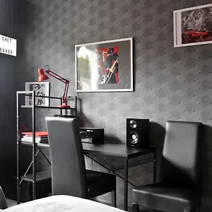 Jazzappart Classé 3 étoiles , Gentilly France