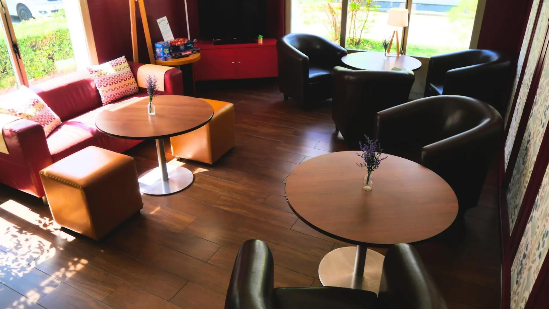 Campanile Montelimar Nord - A7 Sortie 17 Hotel Les Tourrettes 3*,  France