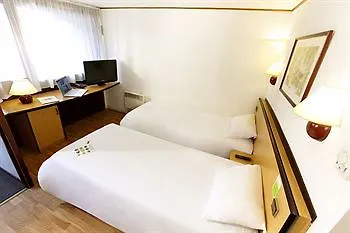 Campanile Montelimar Nord - A7 Sortie 17 Hotel Les Tourrettes 3*,
